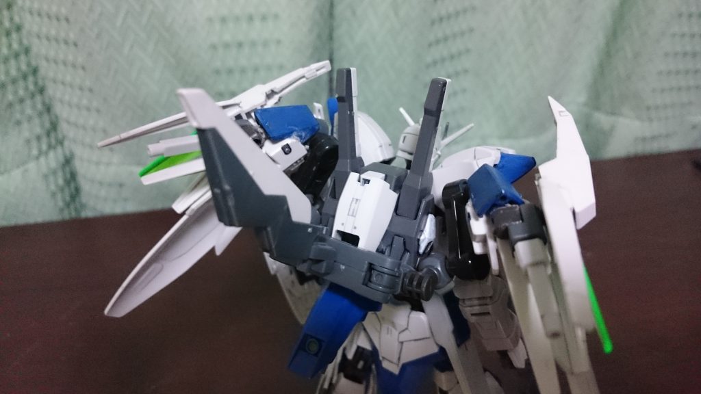 バックショット
基部はほぼそのままに、ジョイントを追加してバインダーを増設しました。