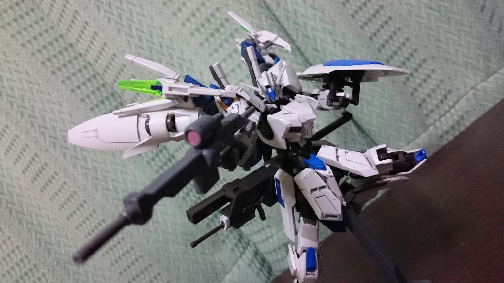 ボールジョイントなので自由に動かせます
一度使うのを諦めたパーツだったのでこういう形で再利用できたのは素直に嬉しいです