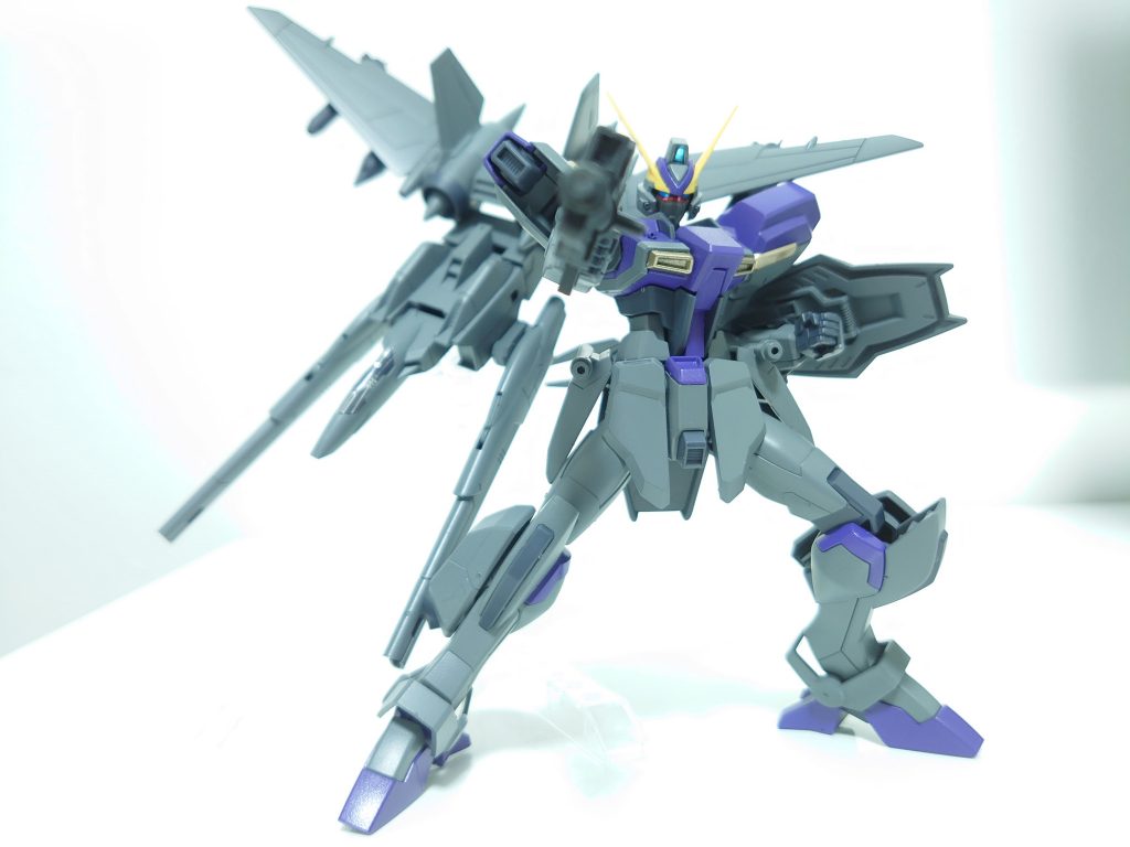 ガンバレルストライカーの様に、パック単体での戦闘も可能。