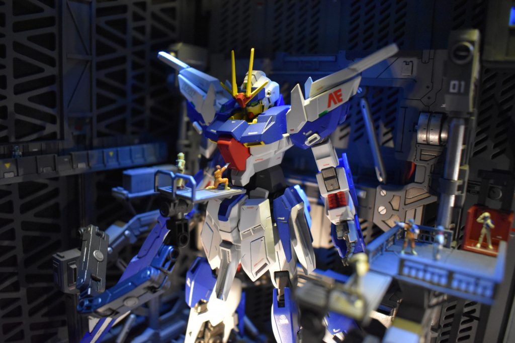 ハンガーでの撮影。
続々と製作されるガンプラ。