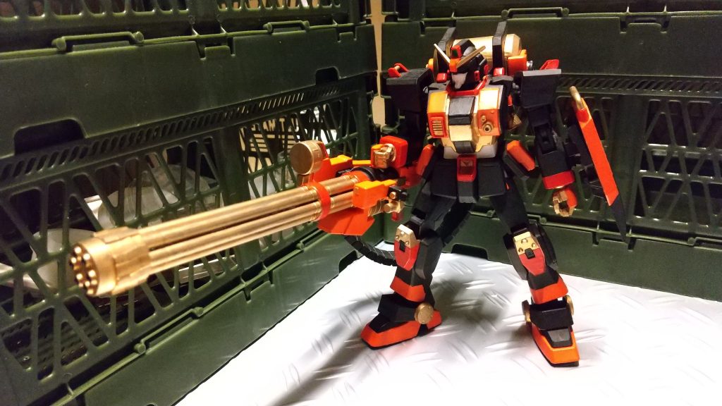 武器は1/100でもデカいジャイアントガトリングを1/144に装備させるという暴挙(笑)