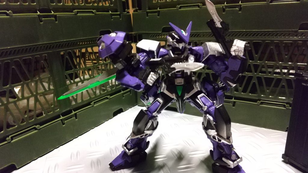 「タクティカル1、2」ナイフの付いた拳銃2丁。