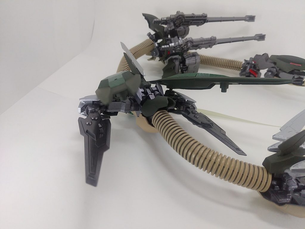 ･兵装ユニット2エイハブリアクターを利用した反重力推進システムを搭載した補助型兵装ユニット。