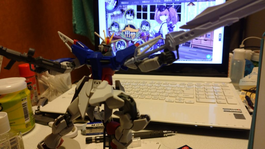 アロンダイトを収納状態で固定し、グリップを設置。（艦これは気にしないでください笑）