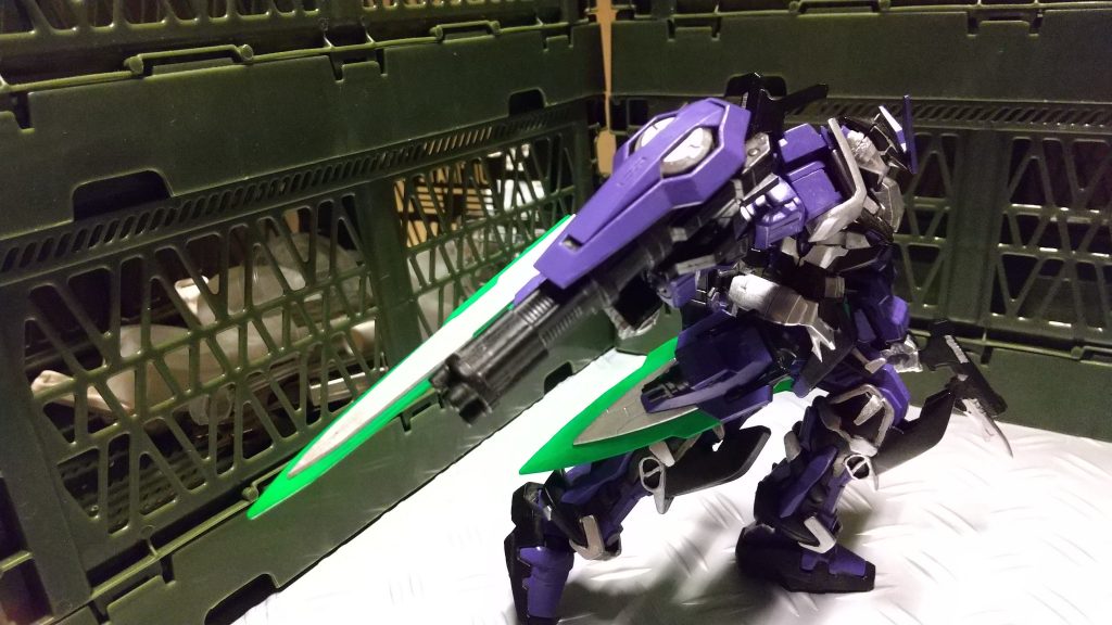 ビームガトリングと大型ブレードの「タクティカル5」、の五つを駆使して戦う。