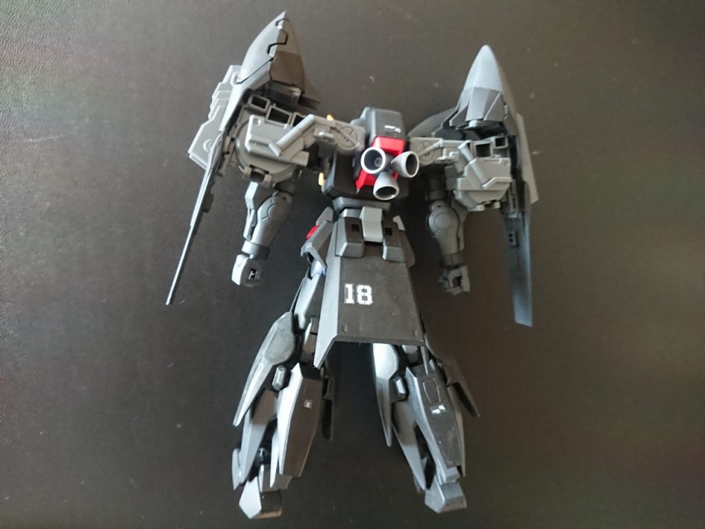 ショルダーユニットは接続部を弄りましたが、中々のマッチング。筆塗りなのでちょっとムラが・・・。後日修正します。