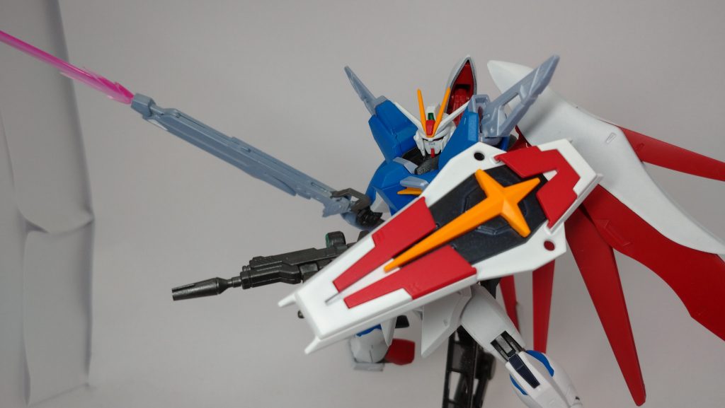 シールドはインパルスの物を使用、勿論ビームシールドも展開可能