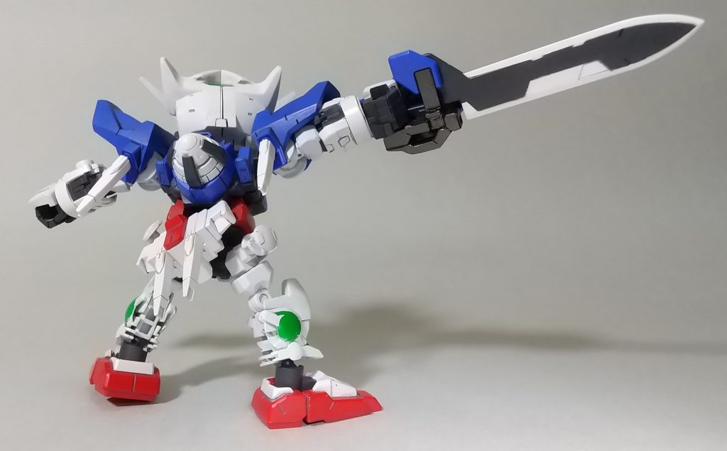 さすがCSフレーム、よく動きます。
脚のパーツは後ろから削ってはめ込んでいます。
靴の部分もフレームに合わせて加工してあるので
取り外すことができます。