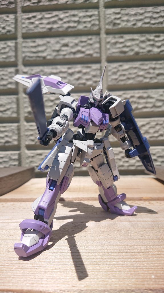 この持ち手！？剣が持てない！(無理矢理握らせる)