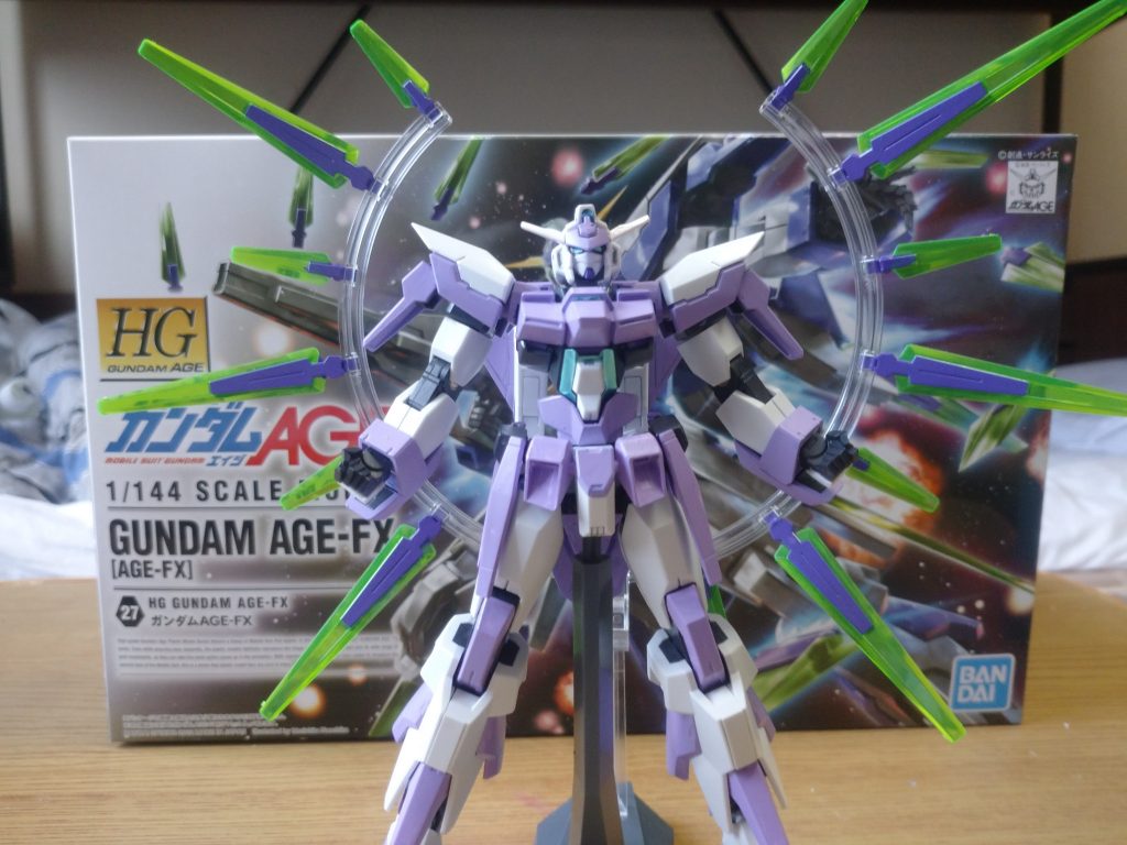 Cファンネルを展開、ムーンガンダムのパケ絵イメージ