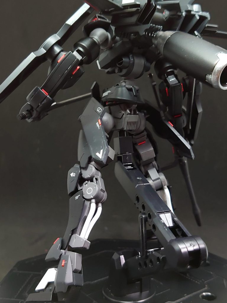 バックショットです。
高速移動のハッタリデカバーニアを設置。メカニカルな仕上がりになりました。