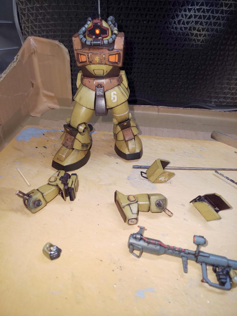 不要不急の外出自粛要請の為、各種工作材料の納入が難しく、新作が先のザクキャノン連作から工作自体が滞っている中での今回の模型再生法。
今回は法が適応され存続を果たしたプラモでしたが、コロナの影響が続く今日、第3第4の模型再生法適応申請するガンプラが増える事は想像に難くありません。