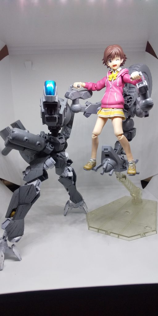 操縦イメージ2。
全天型も良いけど、箱形も捨てがたい……
あーあ、早く浮かび上がったモニターにタッチできる時代来ねえかな……
使用したパーツは
メテオホッパー
地上用ブースターユニット
G-ルシファー
ガーベラ・テトラ
00ガンダム
ガンダムAGE2 アルティメス
ゼーズール
の筈です。