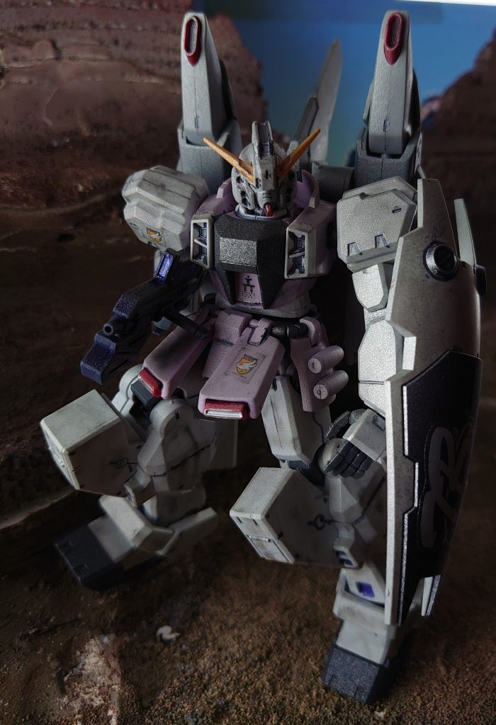 潜む