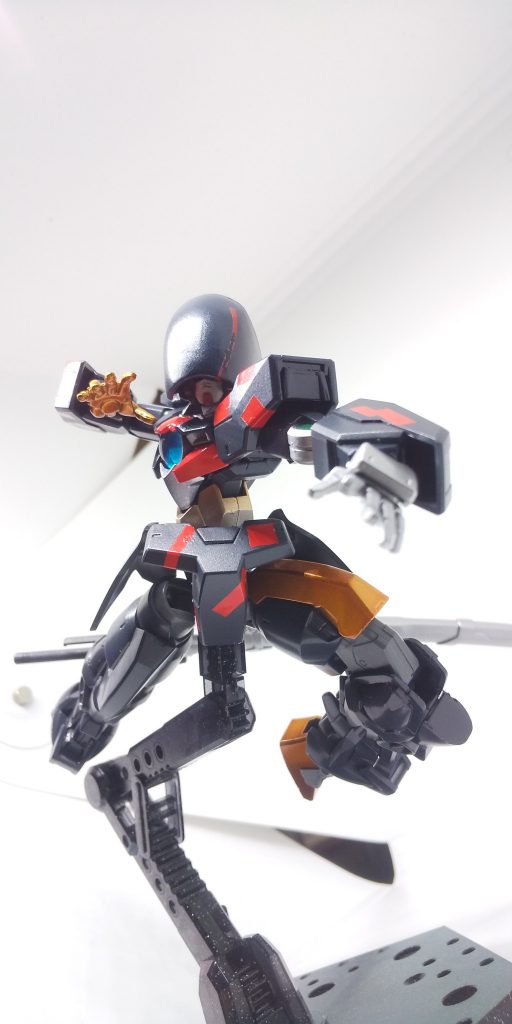 粒子を圧縮し、掌から放出することで敵を溶解させる「明星」と呼ばれる武装……と言うよりかは裏技が存在するのだが、使用後は圧縮された粒子に耐えきれずマニピュレーターが崩壊するため、緊急時の最終手段としての意味合いが強い。
なお、面白半分で使用すると整備班の面々から説教のフルコースを食らうことになる。