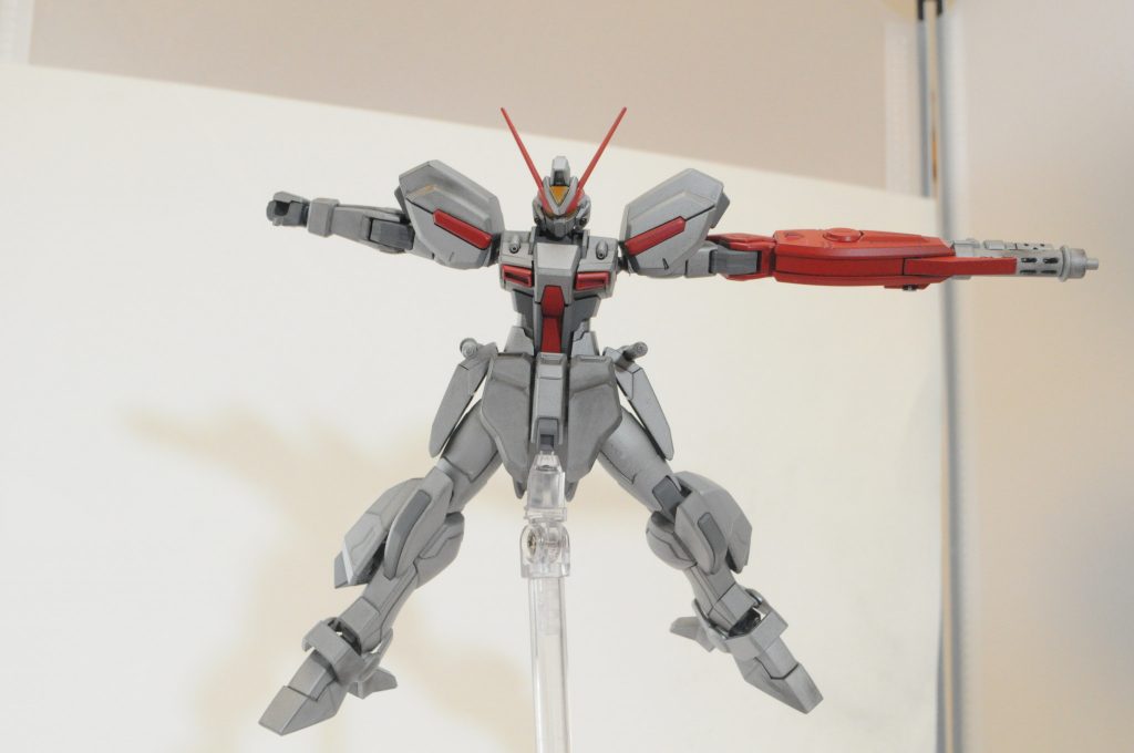 ストライカーの装着も当然可能であり、考慮されてはいないがビームサーベルも通常通り運用できる。しかし対MS戦闘においての火炎放射器の有効性は未知数であり、遭遇戦への対処は友軍の支援を前提とする。