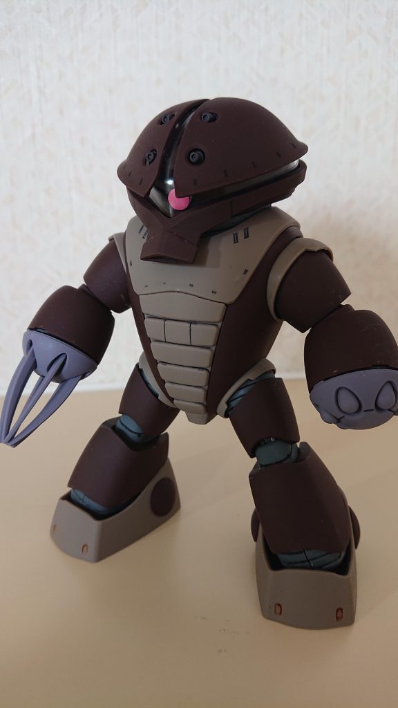 アッガイさんです。これは非常に良いキットですね。