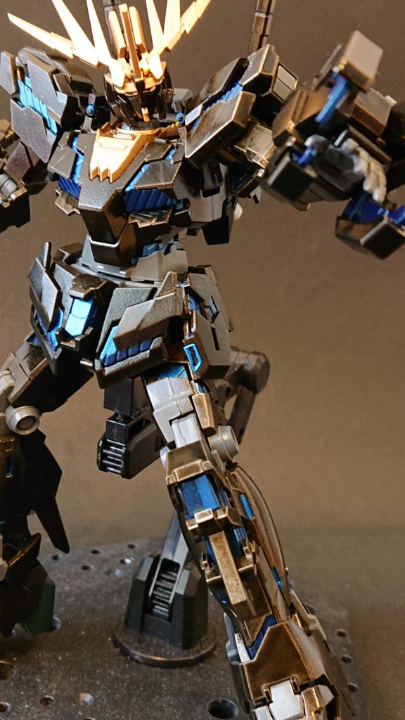 スモークグレーが上手く吹けず垂れてます。