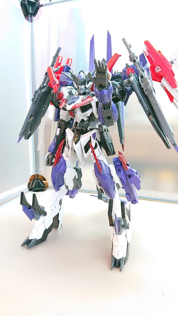 全身から強力な電波を放ち世界中の兵器をハッキングして攻撃を仕掛ける
その攻撃は人類が降伏しない限り終わることはない