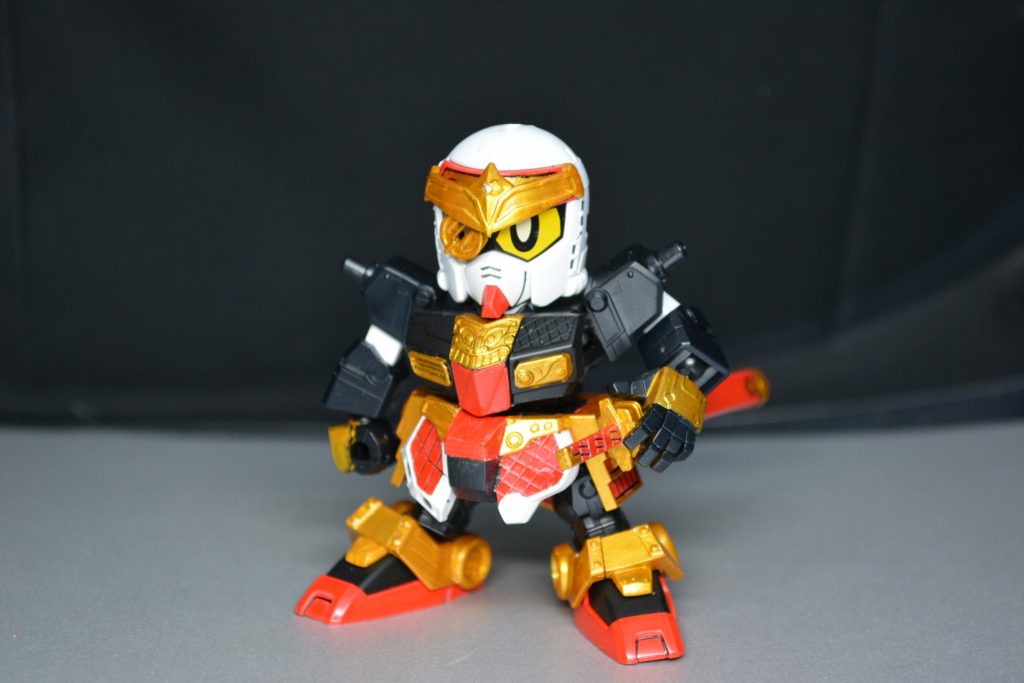 ## 軽装形態
眼帯パーツは素体側のおでこに穴を開けて真鍮線で取り付けています。