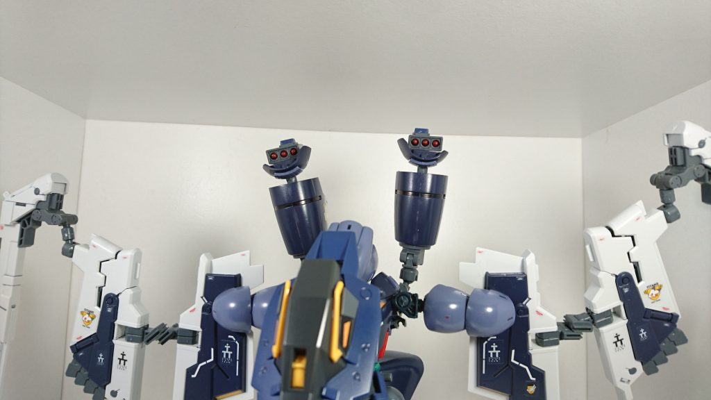 背部ブースターは装甲を開きミサイルポッドを展開可。キットはザクⅡから。