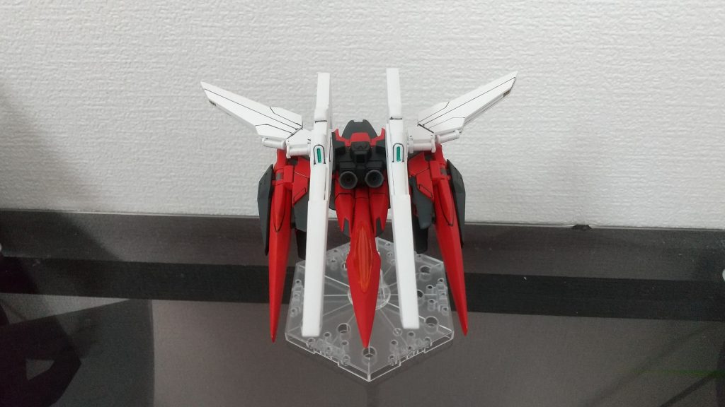 GNファルコンです
特に捻りもなくオーライザーの上にタブルエックスのバックパックをそのまま接着しました
HGAWGファルコンまだですか?