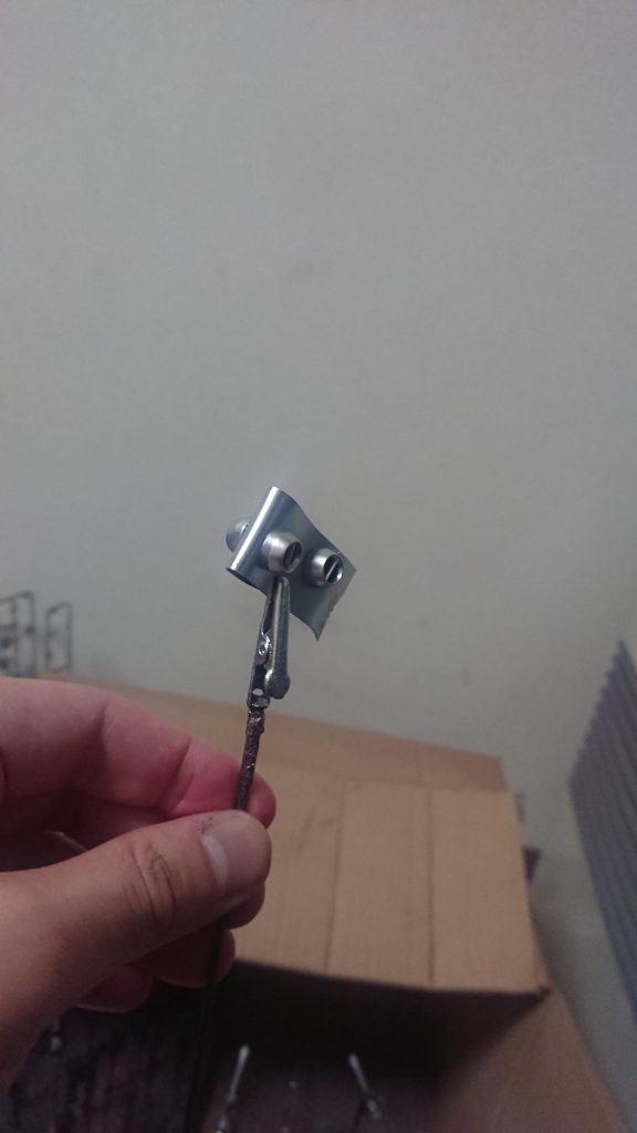 シルバーはクレオスのクロームシルバー2をチョイス。この艶消しメッキみたいな質感大好きです。