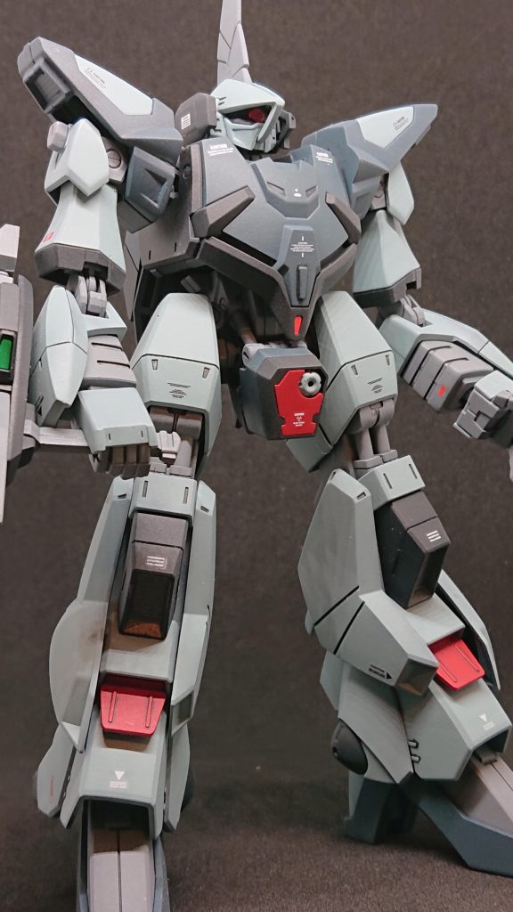 斜め下からあおりぎみに。