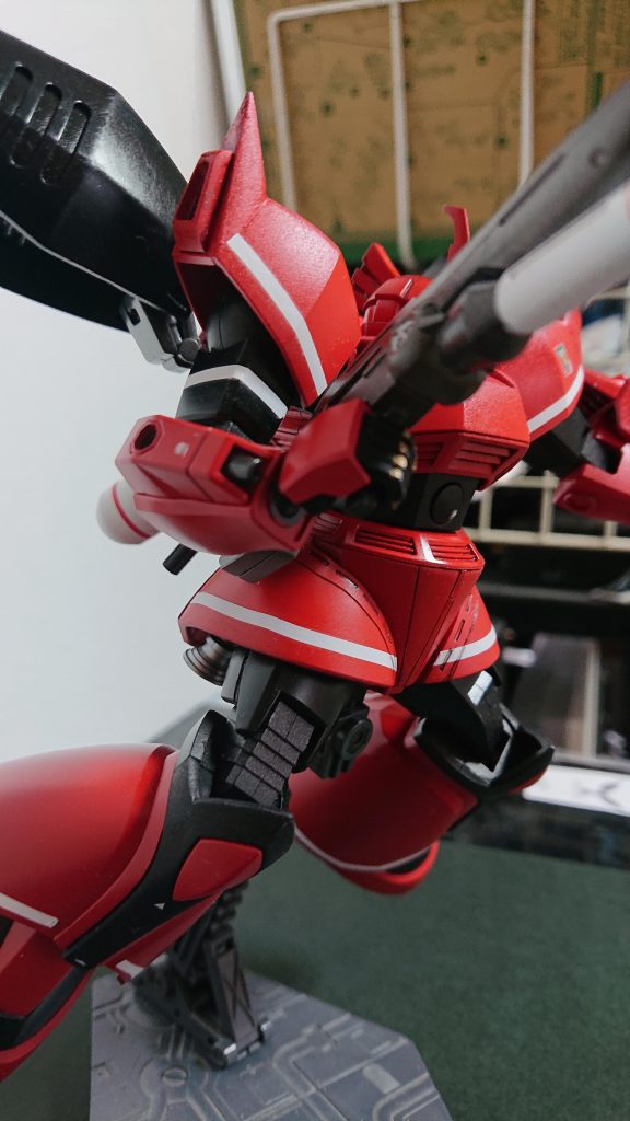 アナハイム製 モビルスーツの指は 四角くないと。