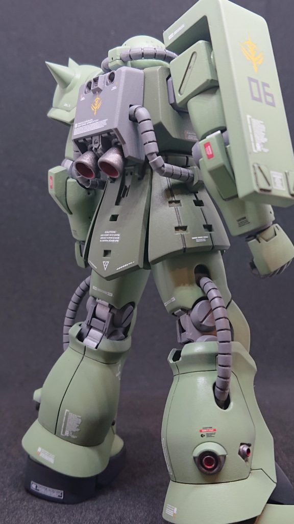 脚部スラスターにはモールドパーツを追加