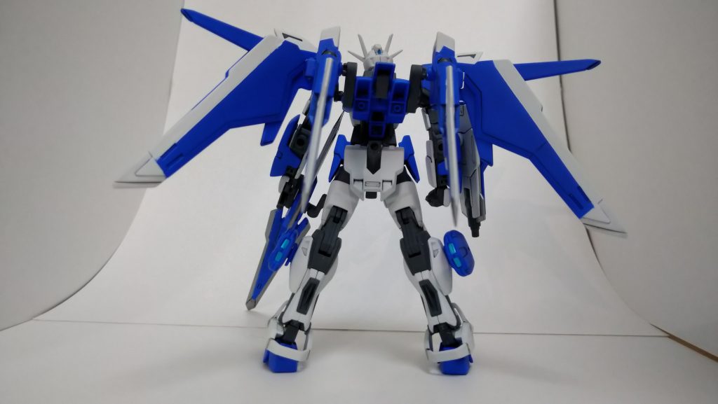 機体名は「GAT-X105S/TYPE-V ストレイバーガンダム タイプヴァリアント」
一応、GBNで使用する機体という設定です。
何かと近接戦特化の機体ばっかり作っているので、今回は遠、中距離戦のフォームにしてみました。
前回作った機体(https://gumpla.jp/hg/176574)の強化形態です。
アップグレードされただけなので、以前と機体コンセプトは変わっておりません。