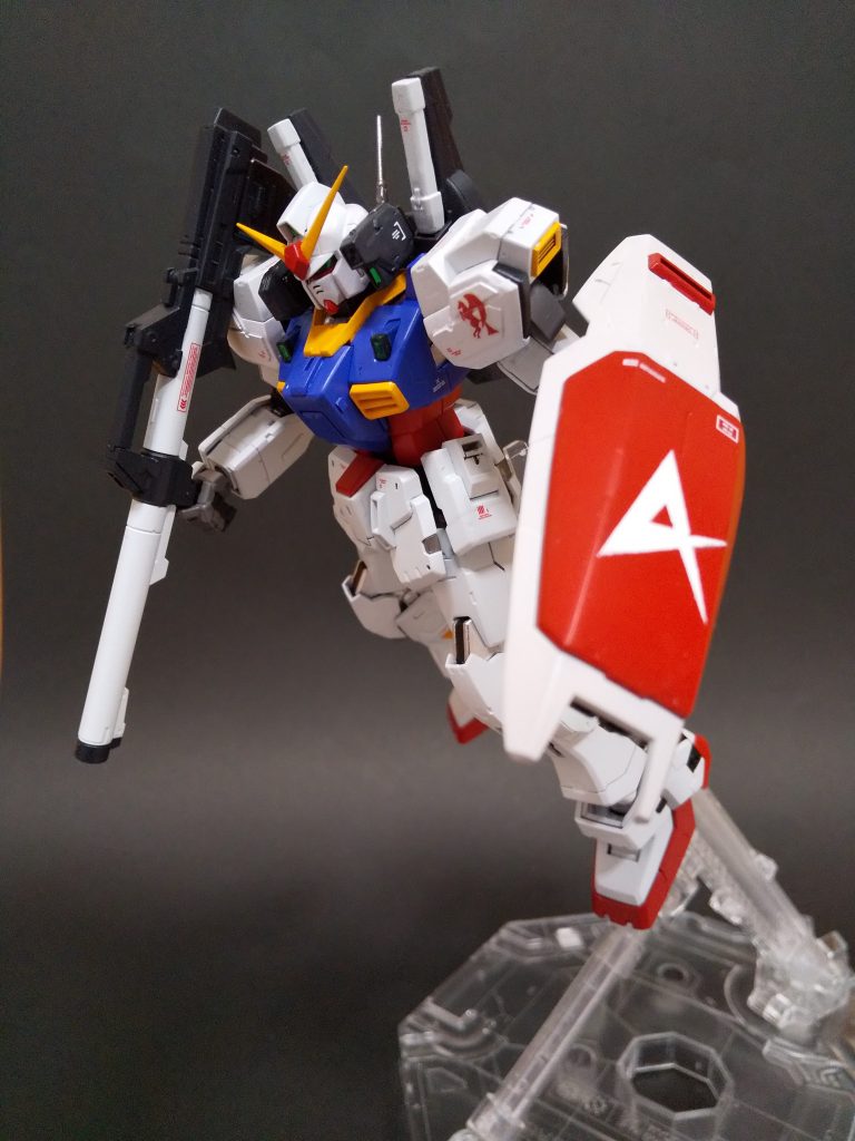 敵艦砲撃手
「敵機高速接近!!か…艦長!砲撃が全く当たりません!」
敵機艦長
「たかがMK2ではないか!よく狙え!!
モニターに映し出せ!」
「…ぁ…あの機体は連邦の白い悪魔……亡霊か?!」
カミーユ
「緑の光が微かに見えたのは何だったんだ。それにしてもこれが一年戦争のエースのチカラ…」
お付き合いありがとうございました。(笑)