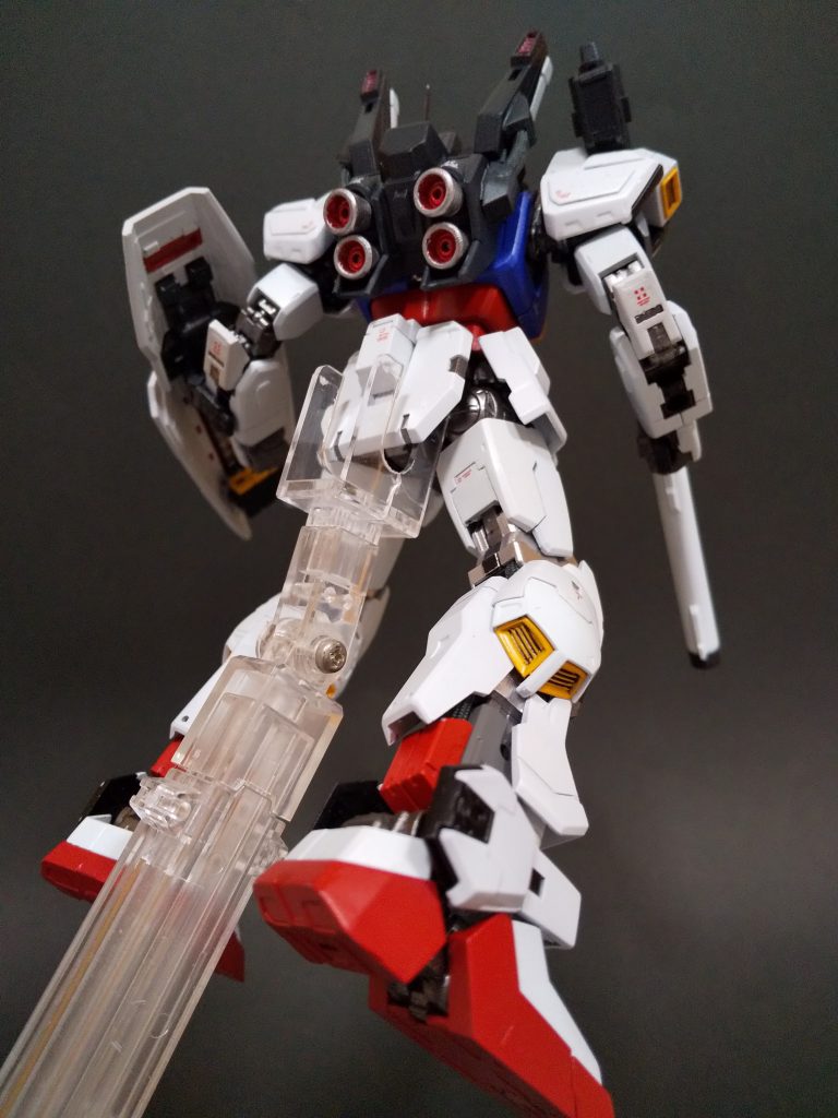 コロナはまだせん滅できていません。
できるだけステイホーム!しましょうね。
ガンプラに触れる時間が長くなりました。今日はHGウィンダムをぱち組しましたが驚きの後ハメ設計に驚きです。
テクニック要らない時代に突入ですね。