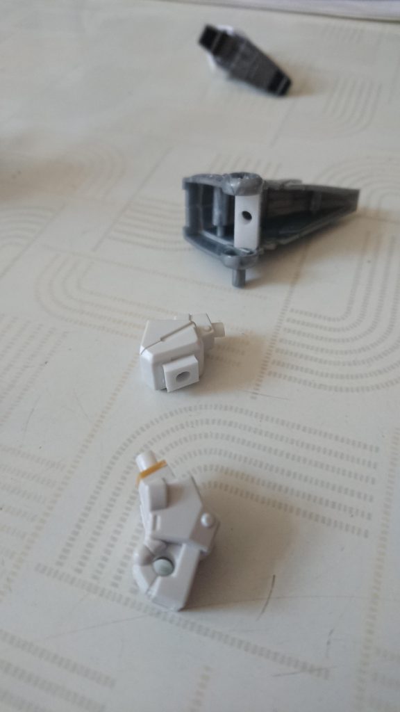 腕は、プラ板と3㎜プラ棒、2.9㎜ドリルを使用してます。ポリキャップを仕込むと時間かかるので、楽でいいです