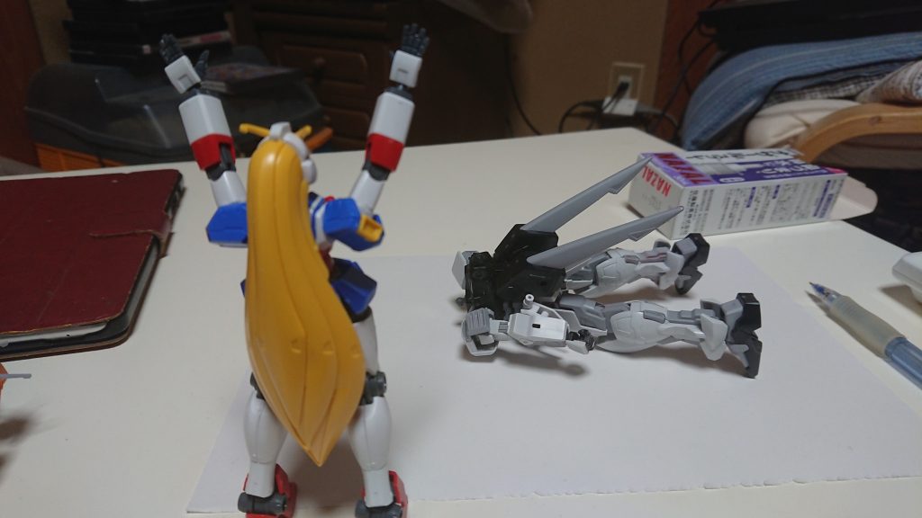 「う、うわああああ!頭が無いいいいい!?殺人………いや殺ガンプラ事件だぁぁぁぁ!?」