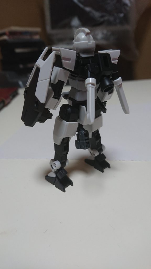 見ての通りベース機はコアガンダム
アーマーもありますが組むのが面倒だったので割愛