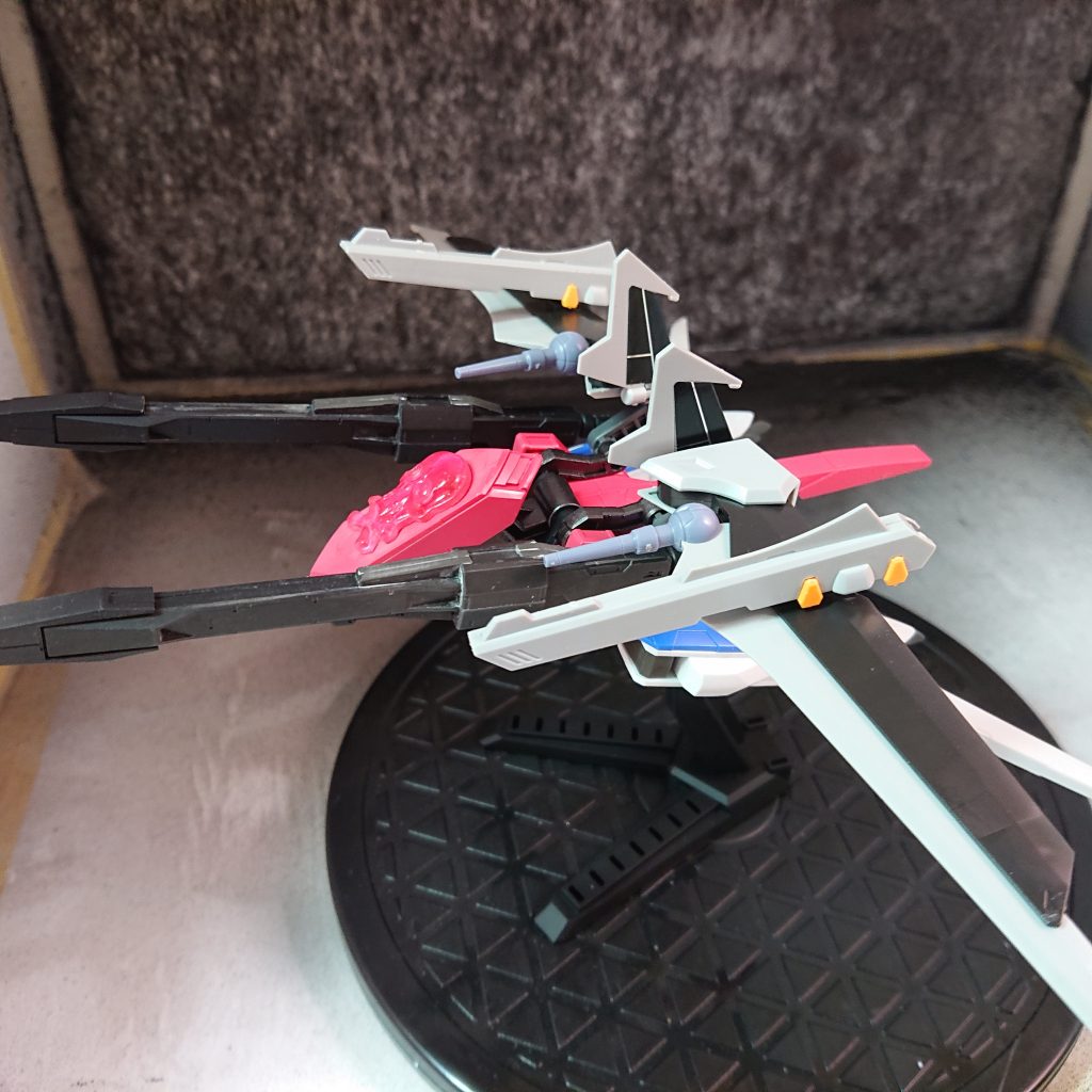 バックパック塗装前
羽部はHGストライクノワールから流用。