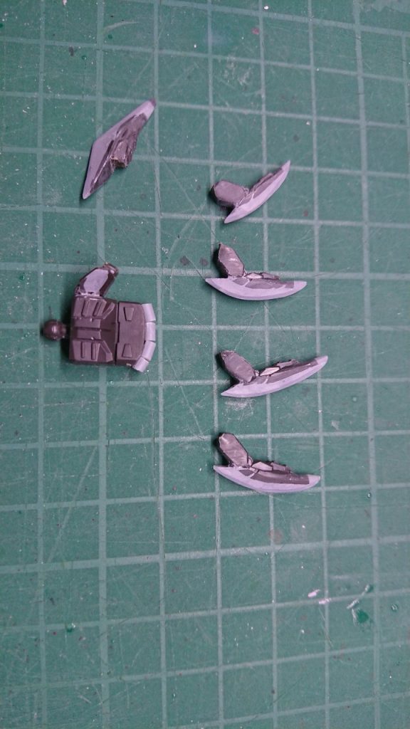 ハンドパーツはバラバラにして作り直しました。