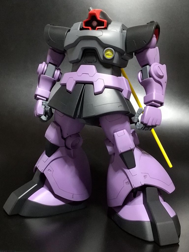 無理に改造する必要は無いと感じさせるキットではありますが、気になる部分があったので、簡単な工作とシンプルなディテールで今っぽいバランスに改修しています。