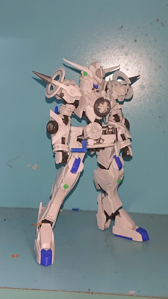 本体のバエル以外はほとんどプラ板から出来てます 腕のパーツをどうしようか結構悩みました