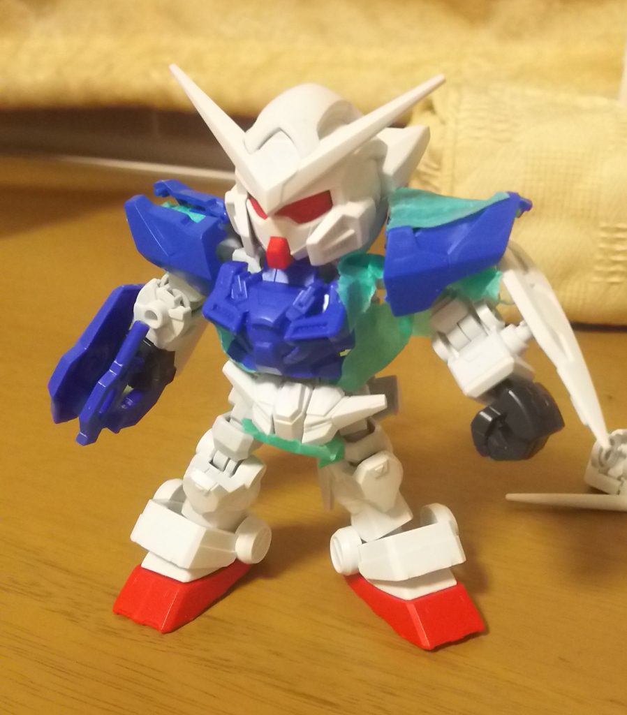 改造前イメージ作り。
SDCSのRX-78を見ていて、行けるんじゃね？と思い立ちSDEXエクシアとHGリペア2の余りパーツをマステでぺたぺたとはっています。
腕パーツは少しの加工で簡単に付きます。
頭はそのまま取り付きました。