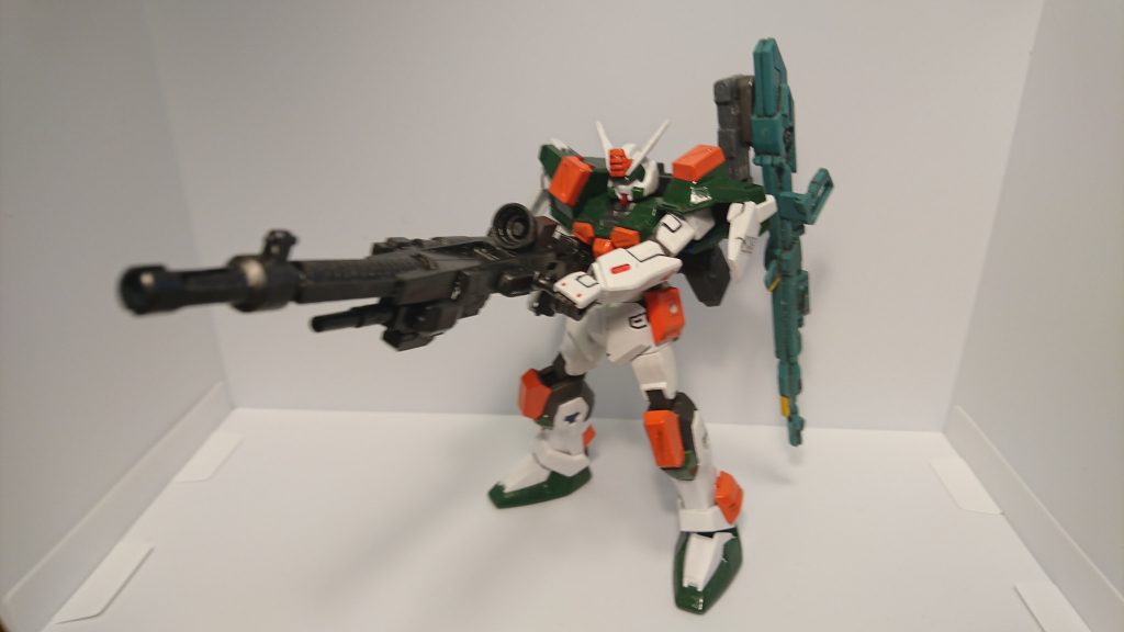 主武装はSガンダムのビームスマートガンです。個人的に片方は固定武装ではなくしたかった。