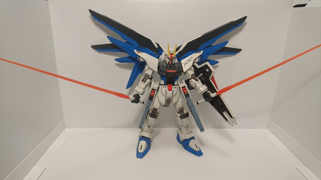 ビームサーベルも連結できなかった。
ちなみにビーム部分は最近のキットのものです。