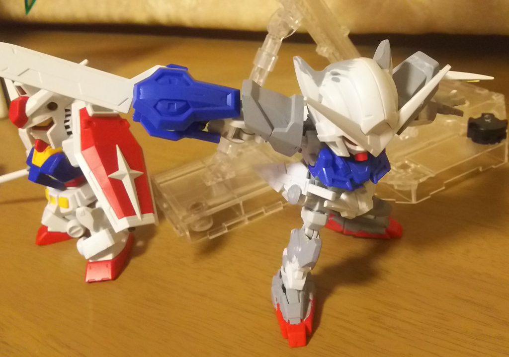 修正部分をサフ筆塗り。
RX-78がフレームを取られてSD化しています。
エクシアらしい動きが出来て、このあたりでひとり盛り上がっていました。
HGより雰囲気がいいんじゃないだろうか？