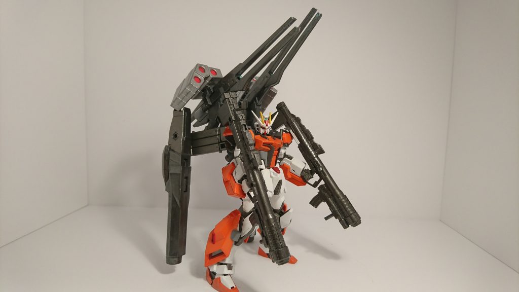 B-spec実弾主体だとこんな感じです。
ユニコーンのバズーカ、OOスカイのHWS、レオポルド・ダ・ヴィンチのビームガトリング砲装備。