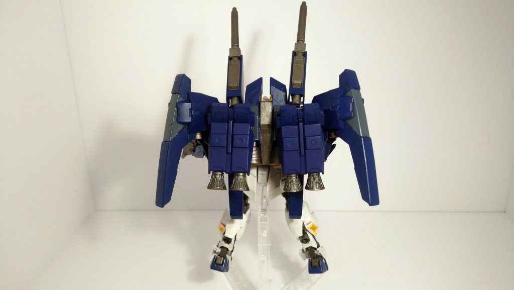 ライトニングブースターMark-2は幅を詰めさらにベクタードノズルを装備し、機動力向上を図りました。