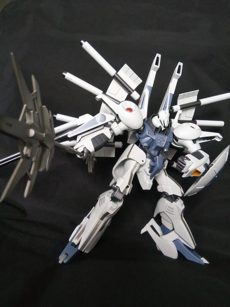 脚があまり開かないので尻のあたりを少し削っています