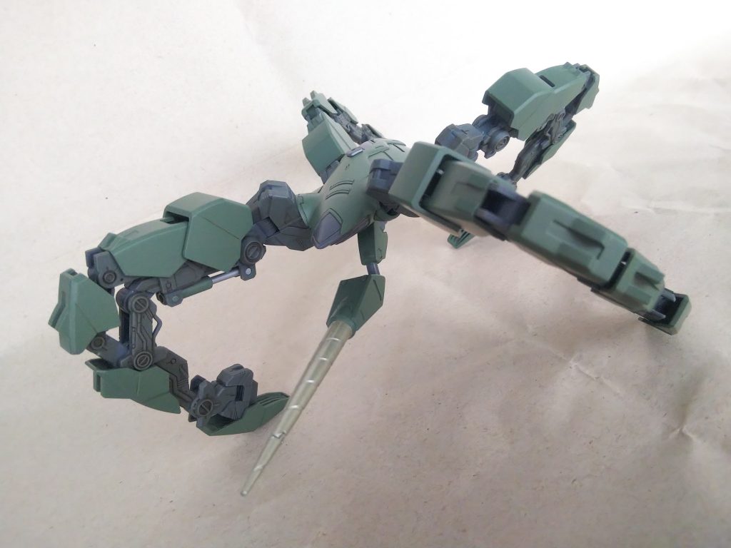 ポイント:金属シャフトと尾部はシルバーで塗装。
主な使用パーツ:MGポリポッドボール