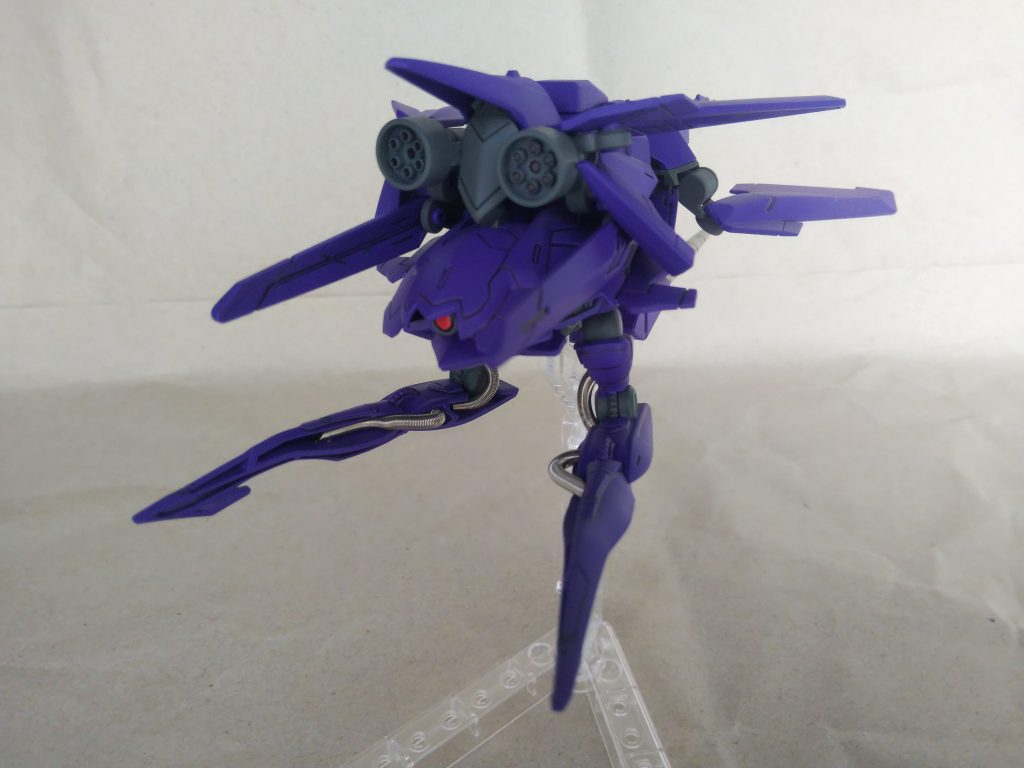 プルーマ・ヴィオレット(紫の部隊所属)
コンセプト:飛行形態への変形をコンセプトにした部隊のため、高速飛行を可能にしている。