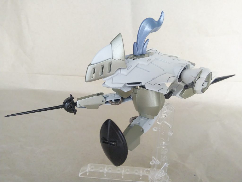 プルーマ・ヴァイス(白の部隊所属)
コンセプト:騎士道をコンセプトにした部隊のため、甲冑をイメージした装甲が施されている。